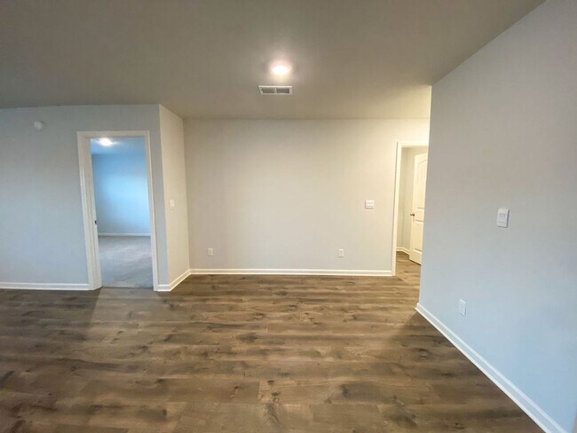 Foto del edificio - 3 bed 2 bath new construction in 2025 by DR Horton