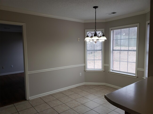 Building Photo - 8143 Cross Creek Ct