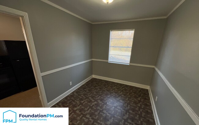 Foto del edificio - 1570 Rebecca St