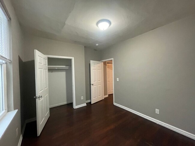 Building Photo - 218 Pershing Ave