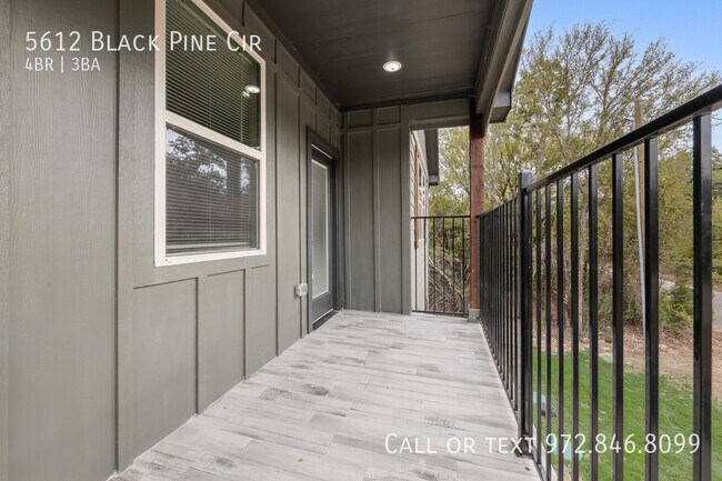 Foto del edificio - 5612 Black Pine Cir