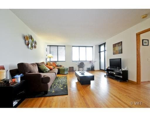 Building Photo - 2800 N Orchard St