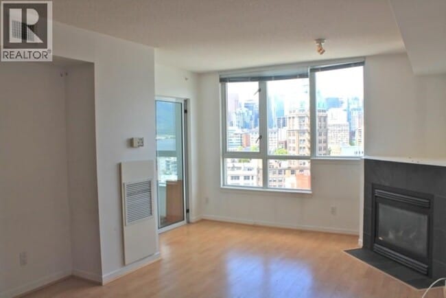 Building Photo - 63 Keefer Pl