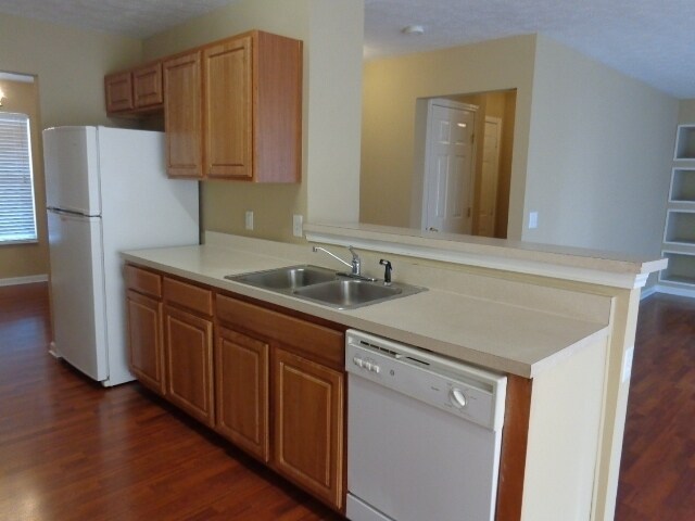 Foto del edificio - 4112 Longfellow Dr