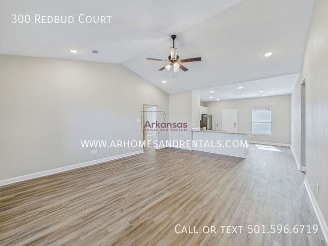 Building Photo - 300 Redbud Ct