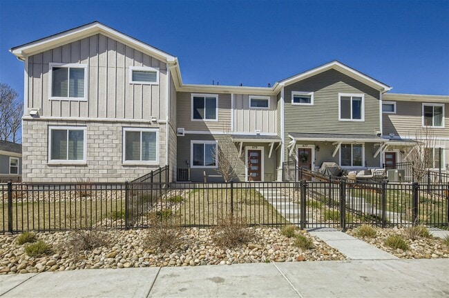 Photo - Beautiful SW Longmont Townhome