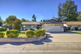 Building Photo - 7501 Saybrook Dr
