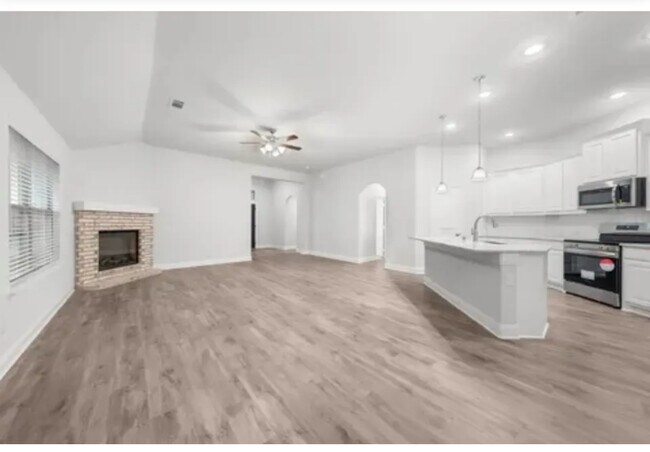 Building Photo - 328 Saltmeadow Ln