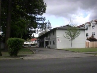Foto principal - 210 SW Rogue River Ave