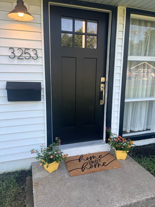 Foto del edificio - The Pines Place now Available - Cottage li...