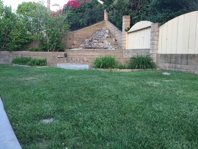 Building Photo - 1371 Beringer Ln