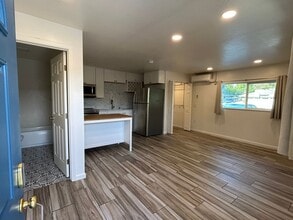 Building Photo - 1655 Merian Dr