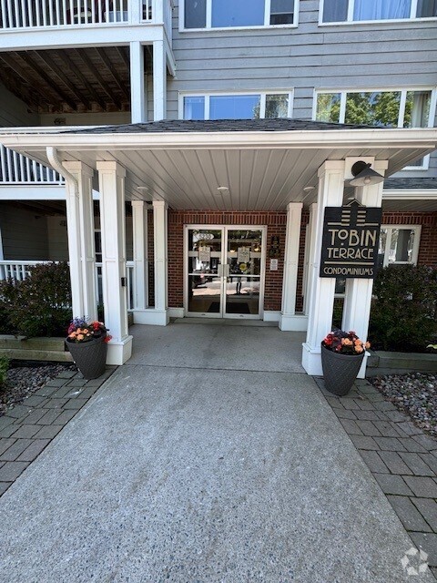 Building Photo - 5230 Tobin St