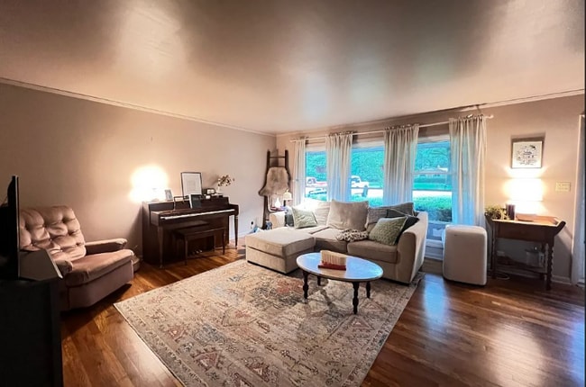 Foto del edificio - 5316 W River Rd