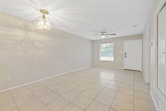 Building Photo - 806 Judy Dr
