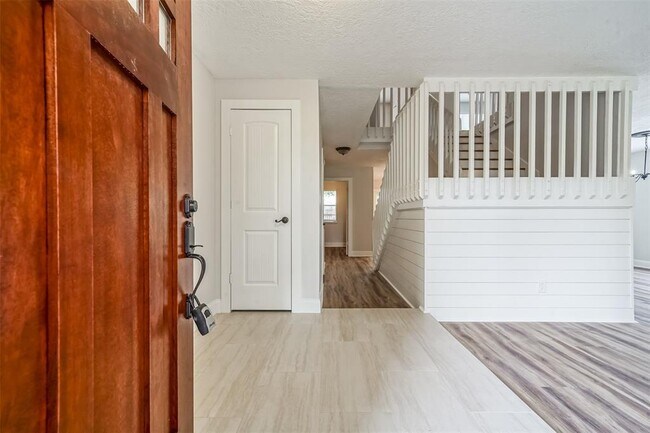 Foto del edificio - 4307 Maple Cross Dr