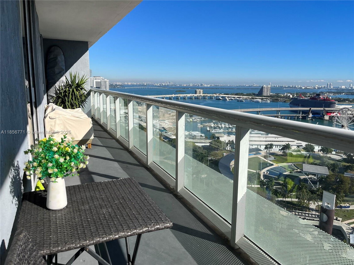 Primary Photo - 50 Biscayne Blvd