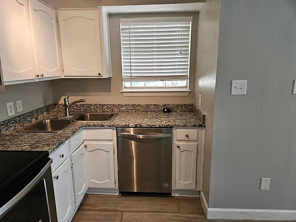 Building Photo - 1467 Meadowood Village Dr