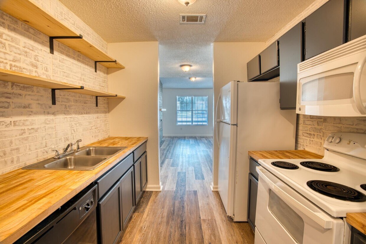 Foto principal - 2600 7th St SE