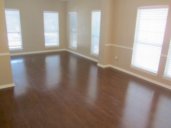 Foto del edificio - 1815 Hickory Ridge Cove