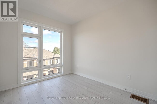 Photo du bâtiment - 31 Bluebird Ln