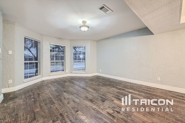 Foto del edificio - 220 Flatwood Dr