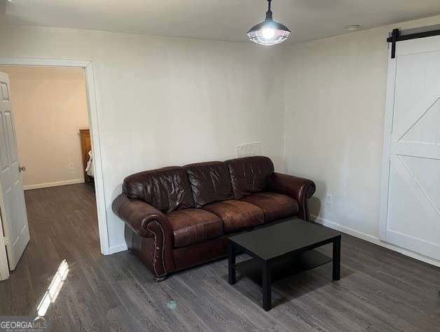 Foto del edificio - 5485 Mercedes Dr