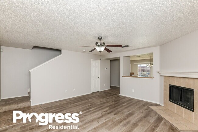 Foto del edificio - 8012 Whitney Ln