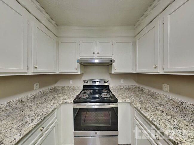 Building Photo - 337 Montclaire Ln