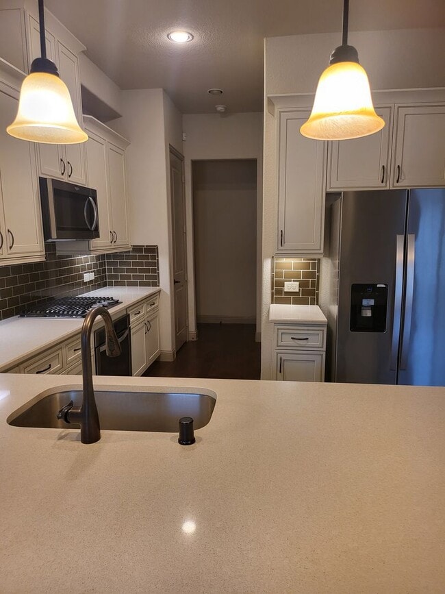 Building Photo - The Pinnacle At Riverwalk Townhome- Combin...