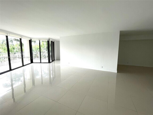Foto del edificio - 2000 Towerside Terrace