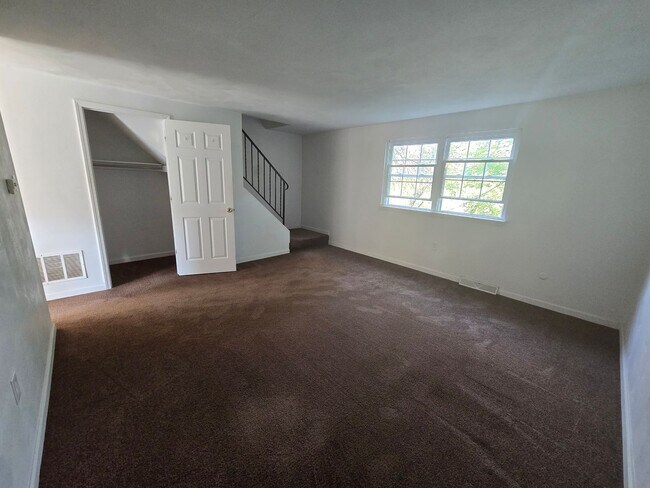 Foto del edificio - Beautiful three bedroom townhouse - Hempfi...