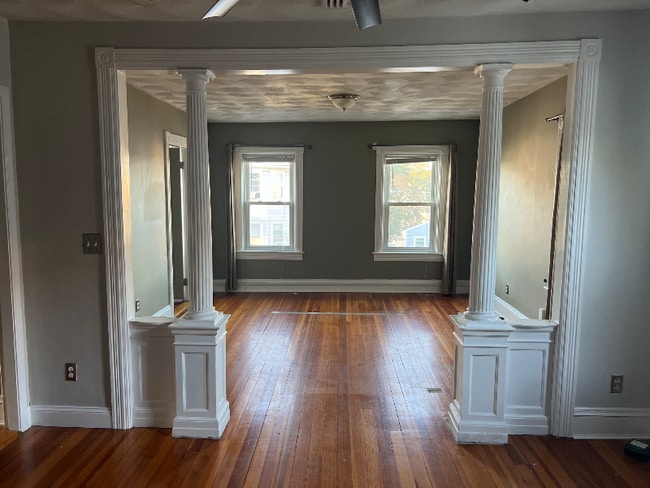 Building Photo - 360-362 Weeden St