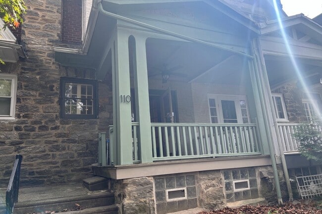 110 E Roumfort Rd