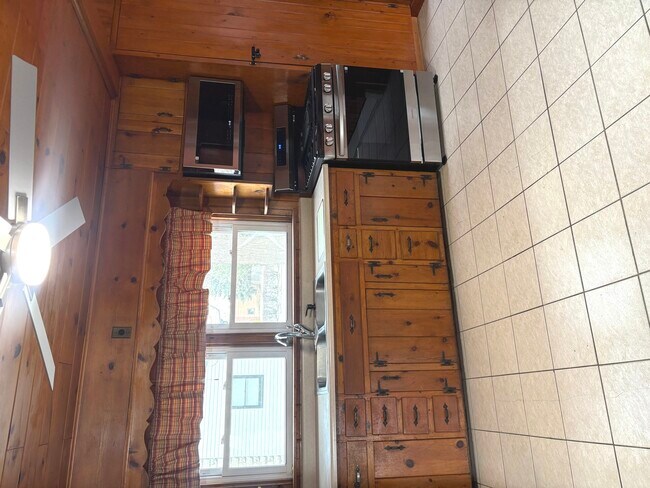 Foto del edificio - 60 E 162nd St