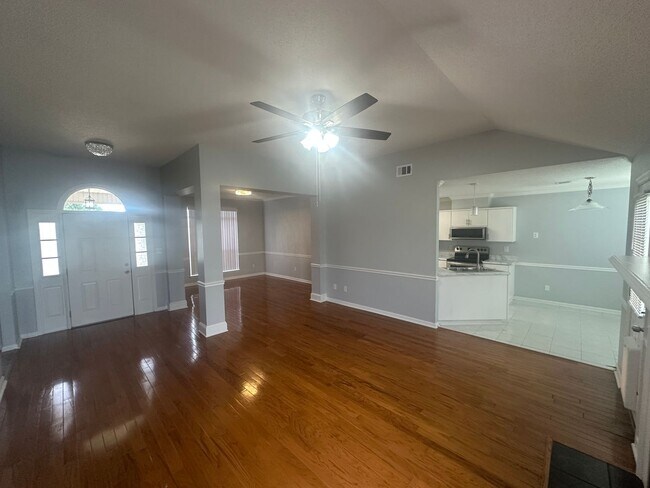 Building Photo - Beautiful 3 BR, 2 BA home for rent in Colu...