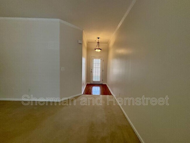 Building Photo - 389 Sandleton Way