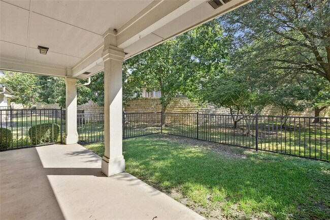 Foto del edificio - 1900 Scofield Ridge Pkwy