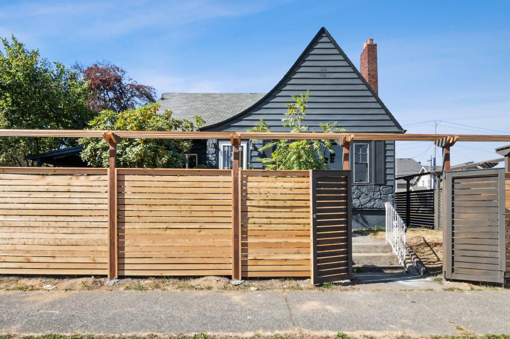 1502 S J ST Unit A 4 bedrooms Townhome Rentals in WA