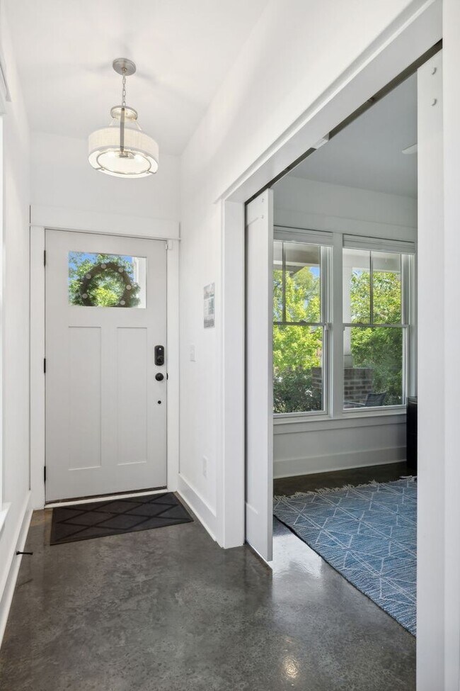 Foto del edificio - Germantown Gem just 1 mile from Downtown N...
