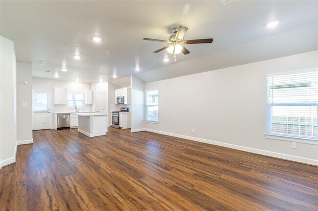 Foto del edificio - 815 Roosevelt St