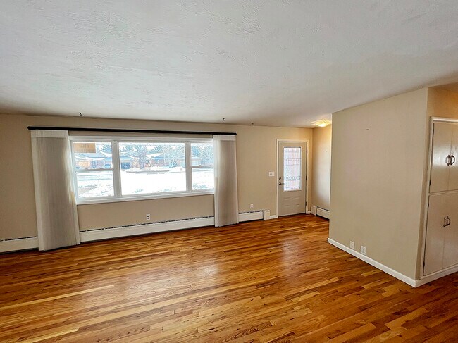 Building Photo - 6204 Deer Ave