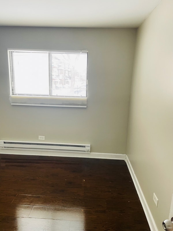 Building Photo - 1902 N Green Ln N