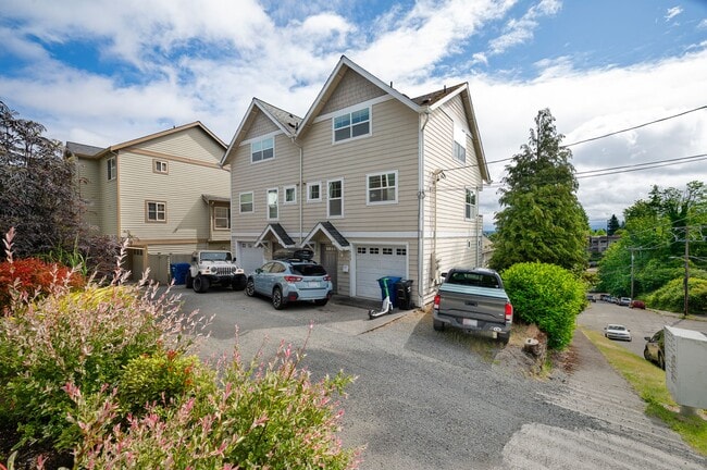 Photo - 410 W Barrett Townhome