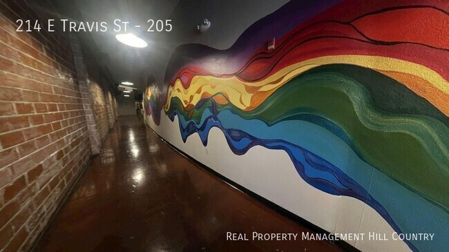 Foto del edificio - 214 E Travis St