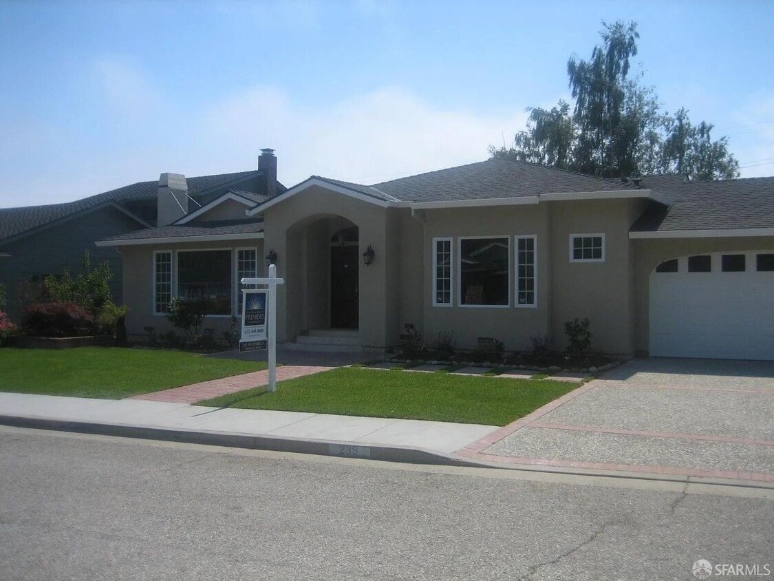 Primary Photo - 239 Majors St