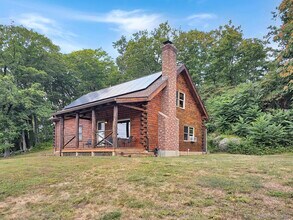 Building Photo - 698 Leetes Island Rd