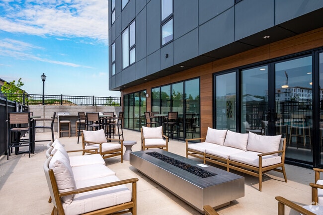 Outdoor Lounge - COAST at Lakeshore Commons