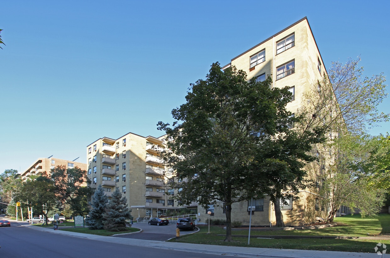 Chaplin Towers Apartments 640 Roselawn Ave Toronto, ON