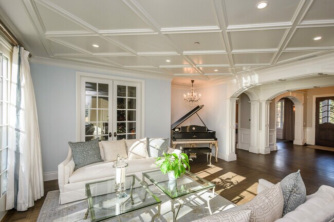 Building Photo - 22500 Burke Ln